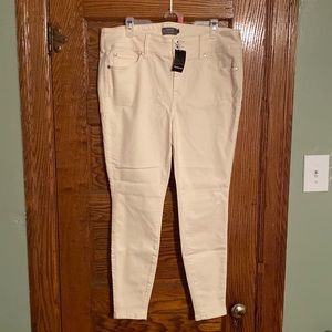 Torrid size 14R jegging new with tag